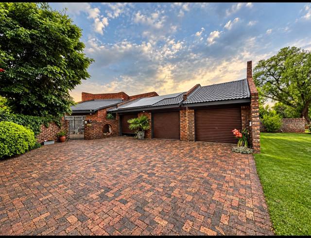 3 BEDROOM HOUSE FOR SALE IN GOLF PARK